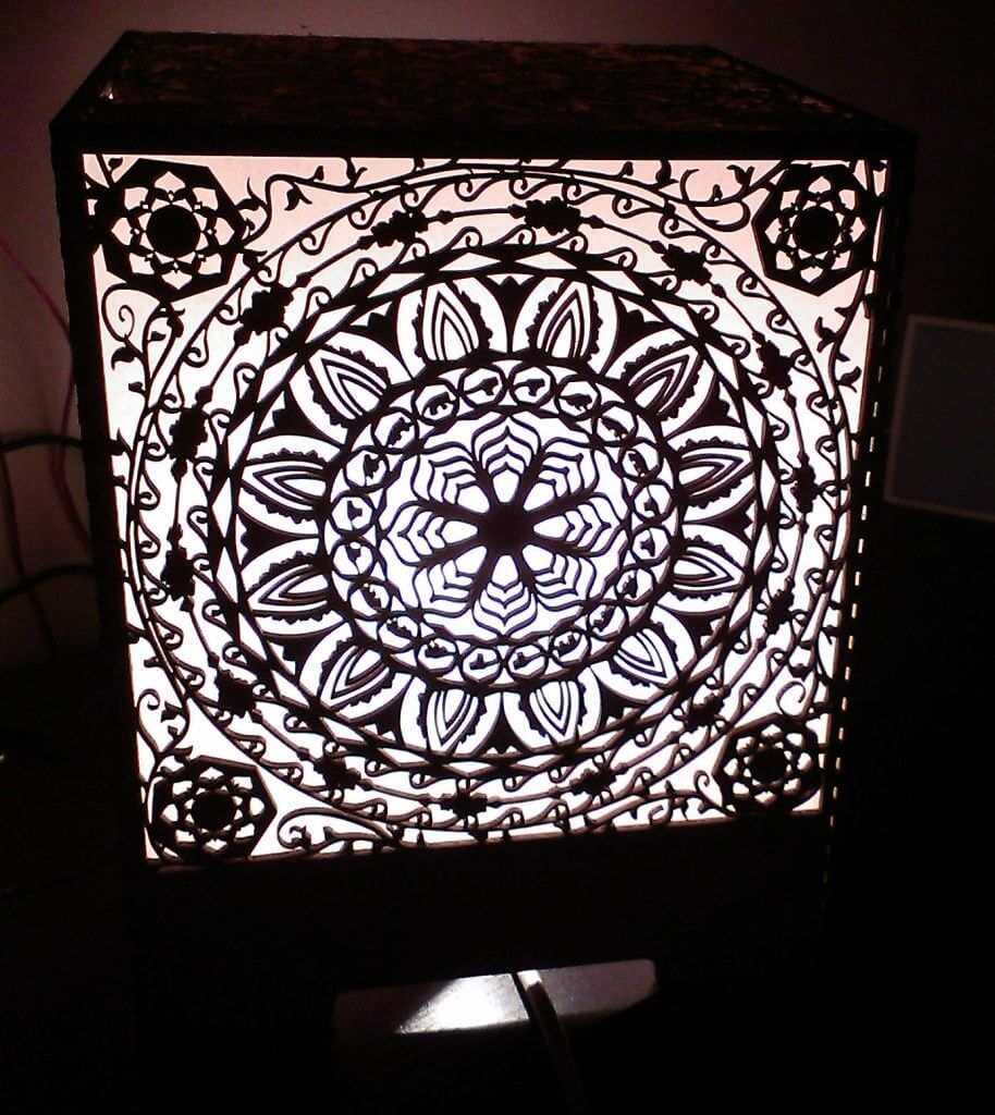 Lampe déco mandala terminée de face