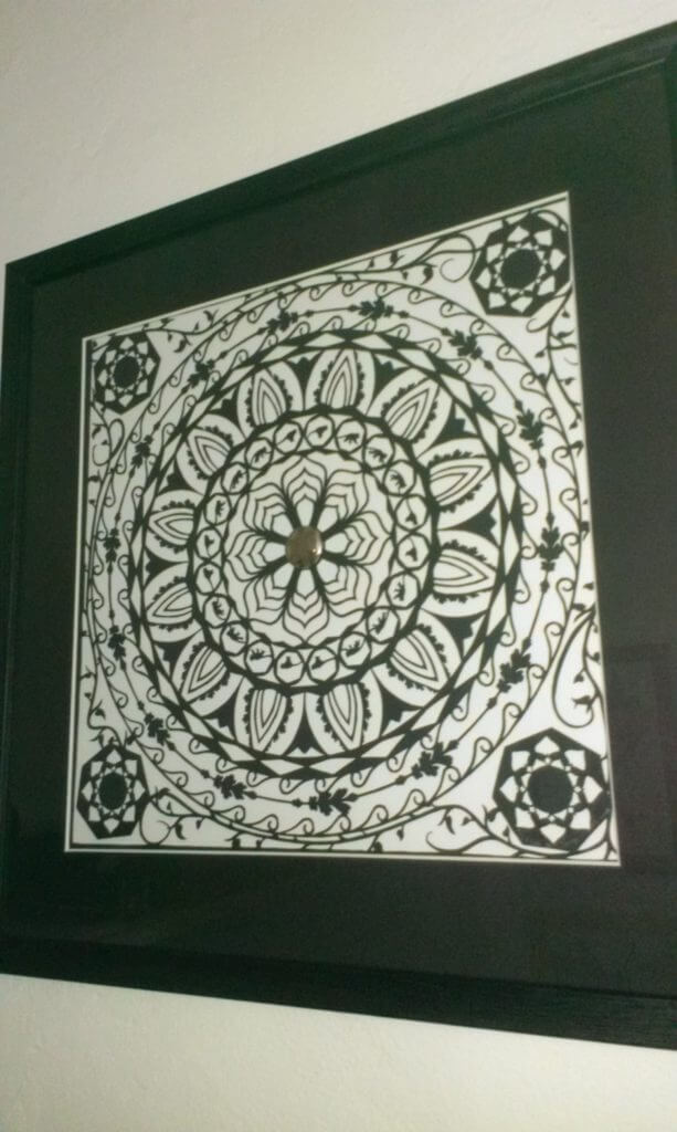 Tableau encadré : papercut mandala